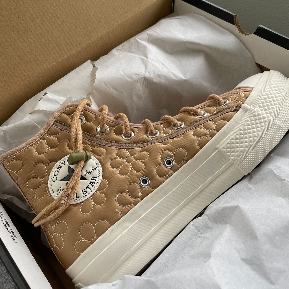 Converse Platform Quilted Sneaks (NEW in Box)